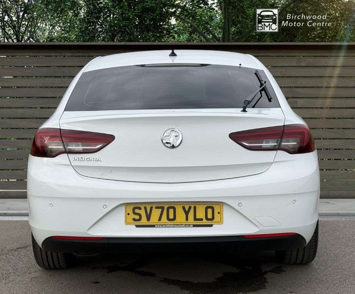 A 2020 VAUXHALL INSIGNIA 2.0 CDTi SE Nav Hatchback 5dr Diesel Manual Euro 5 (160 ps) SERVICE HISTORY A 2020 VAUXHALL INSIGNIA 2.0 CDTi SE Nav Hatchback 5dr Diesel Manual Euro 5 (160 ps) SERVICE HISTORY