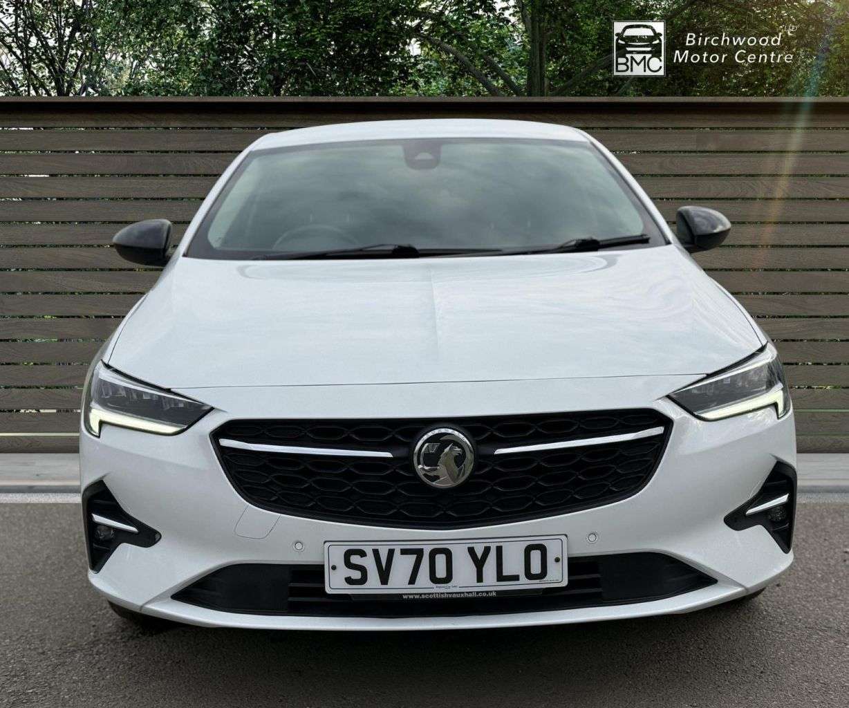 A 2020 VAUXHALL INSIGNIA 2.0 CDTi SE Nav Hatchback 5dr Diesel Manual Euro 5 (160 ps) SERVICE HISTORY A 2020 VAUXHALL INSIGNIA 2.0 CDTi SE Nav Hatchback 5dr Diesel Manual Euro 5 (160 ps) SERVICE HISTORY