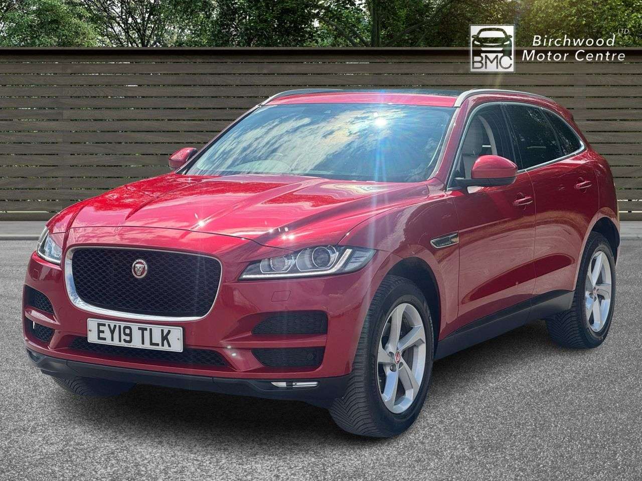 A 2019 JAGUAR F-PACE 2.0 P250i Portfolio SUV 5dr Petrol Auto AWD Euro 6 (s/s) (250 ps) A 2019 JAGUAR F-PACE 2.0 P250i Portfolio SUV 5dr Petrol Auto AWD Euro 6 (s/s) (250 ps)