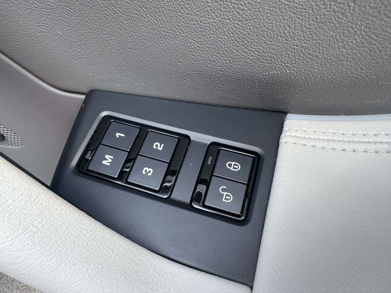2019 JAGUAR F-PACE 2019 JAGUAR F-PACE