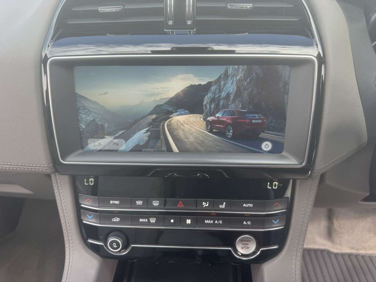 2019 JAGUAR F-PACE 2019 JAGUAR F-PACE