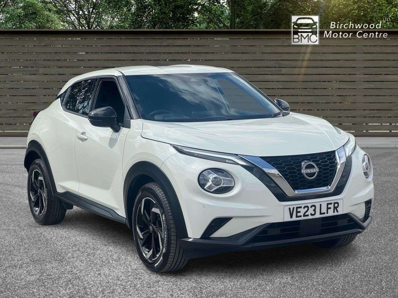 A 2023 NISSAN JUKE 1.0 DIG-T N-Connecta SUV 5dr Petrol DCT Auto Euro 6 (s/s) (114 ps) FULL SER A 2023 NISSAN JUKE 1.0 DIG-T N-Connecta SUV 5dr Petrol DCT Auto Euro 6 (s/s) (114 ps) FULL SER