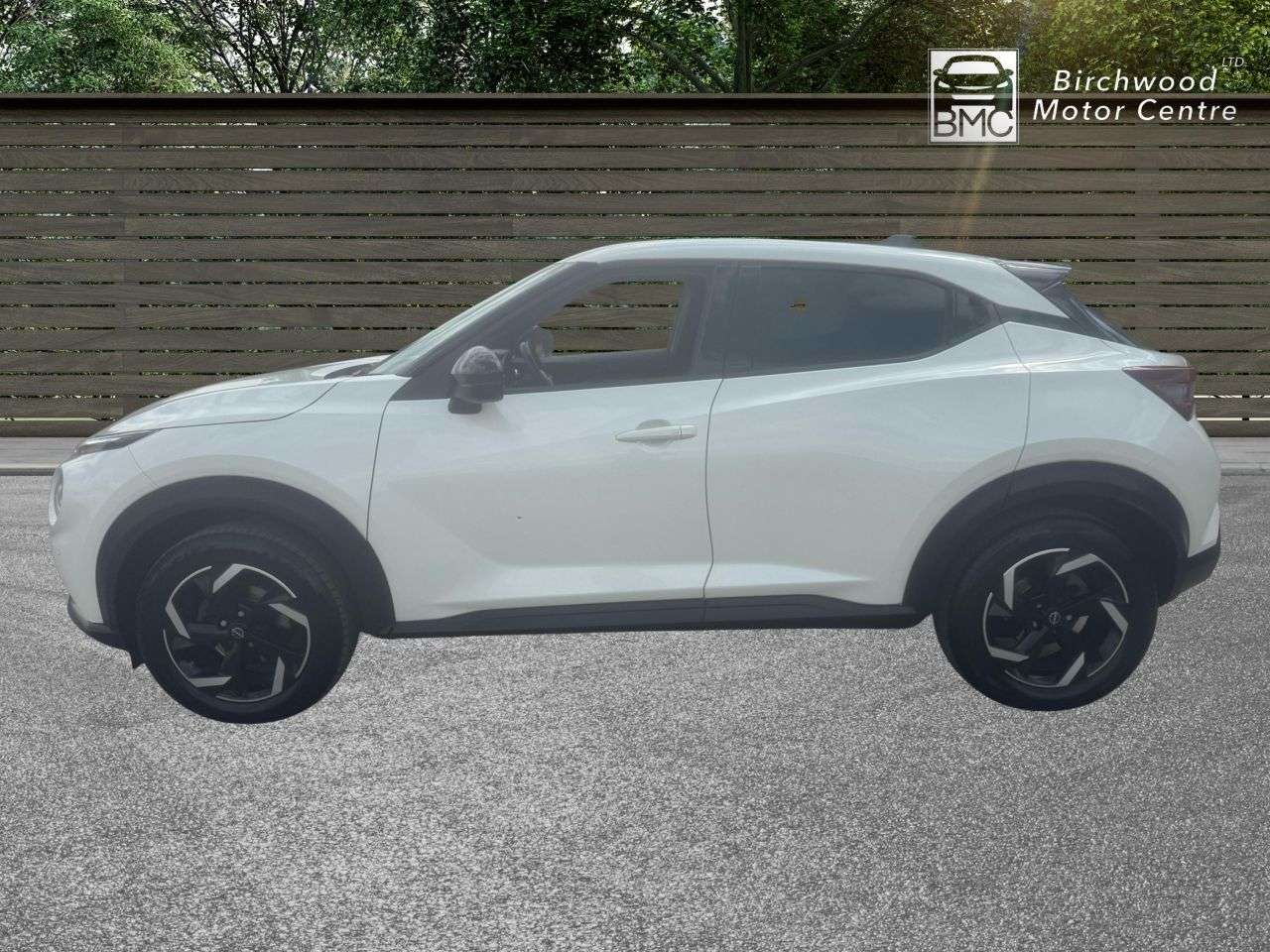 A 2023 NISSAN JUKE 1.0 DIG-T N-Connecta SUV 5dr Petrol DCT Auto Euro 6 (s/s) (114 ps) FULL SER A 2023 NISSAN JUKE 1.0 DIG-T N-Connecta SUV 5dr Petrol DCT Auto Euro 6 (s/s) (114 ps) FULL SER