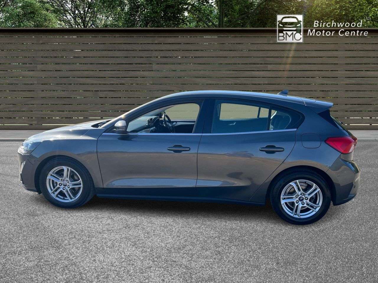 A 2020 FORD FOCUS 1.0T EcoBoost Zetec Hatchback 5dr Petrol Auto Euro 6 (s/s) (125 ps) AIR CON A 2020 FORD FOCUS 1.0T EcoBoost Zetec Hatchback 5dr Petrol Auto Euro 6 (s/s) (125 ps) AIR CON