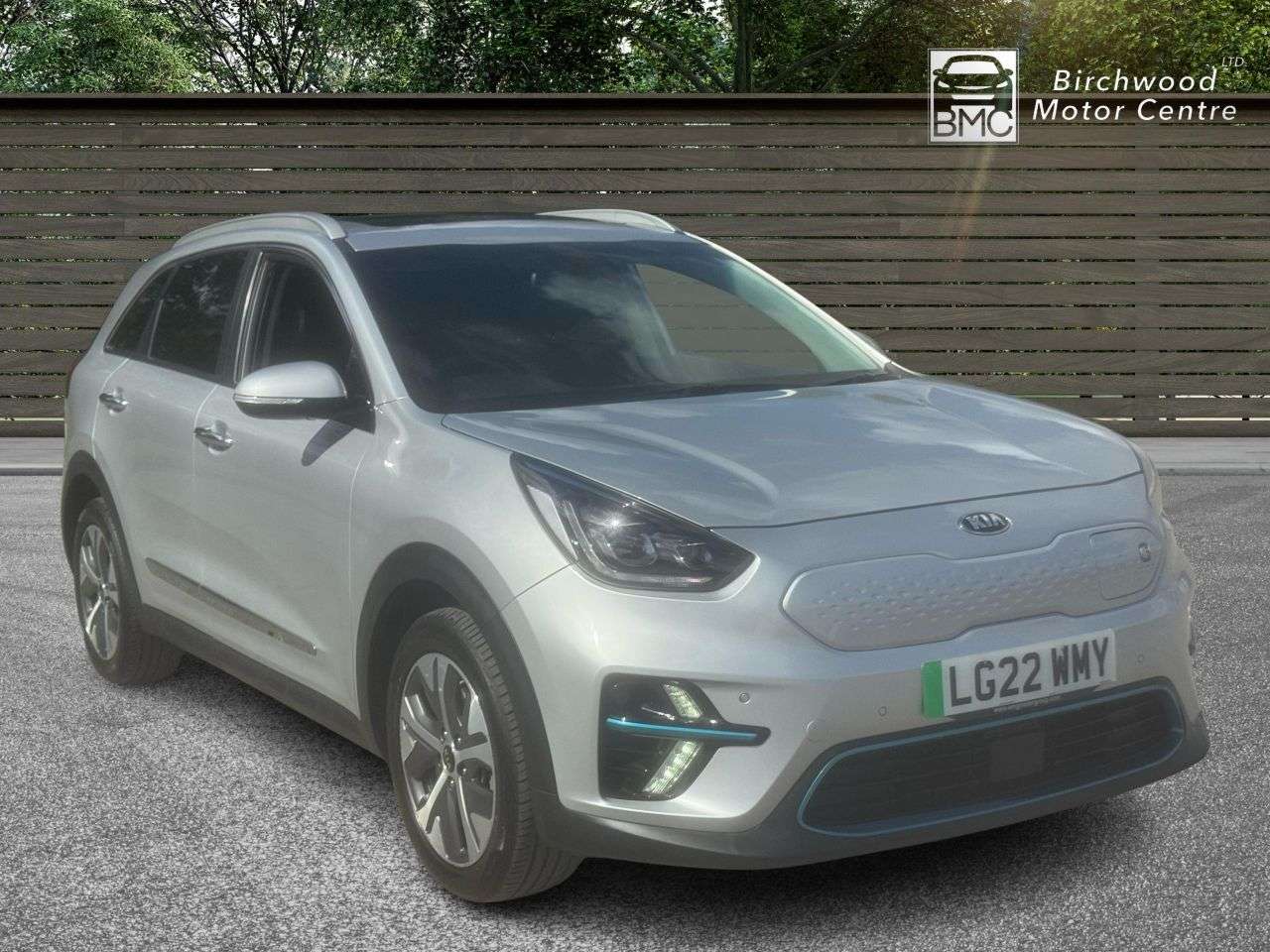 A 2022 KIA NIRO 64kWh 4+ SUV 5dr Electric Auto (201 bhp) A 2022 KIA NIRO 64kWh 4+ SUV 5dr Electric Auto (201 bhp)