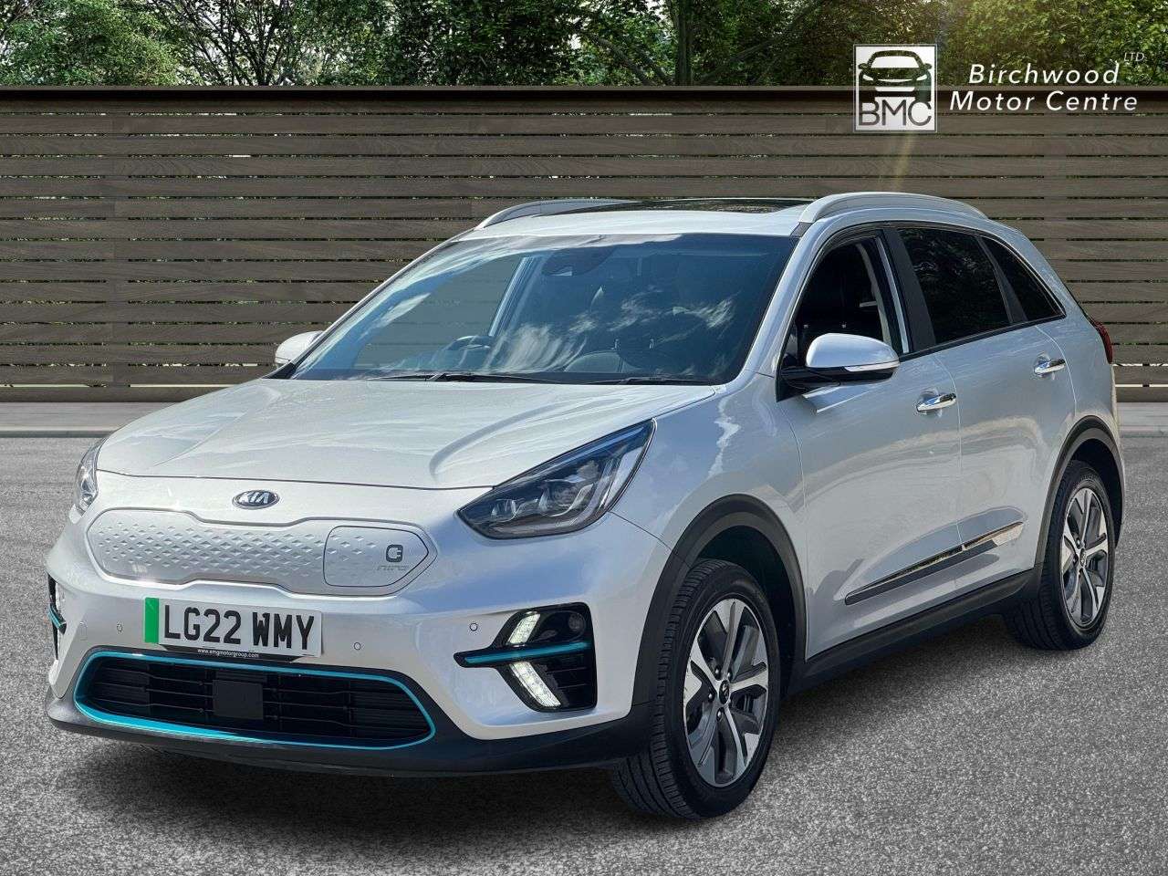 A 2022 KIA NIRO 64kWh 4+ SUV 5dr Electric Auto (201 bhp) A 2022 KIA NIRO 64kWh 4+ SUV 5dr Electric Auto (201 bhp)