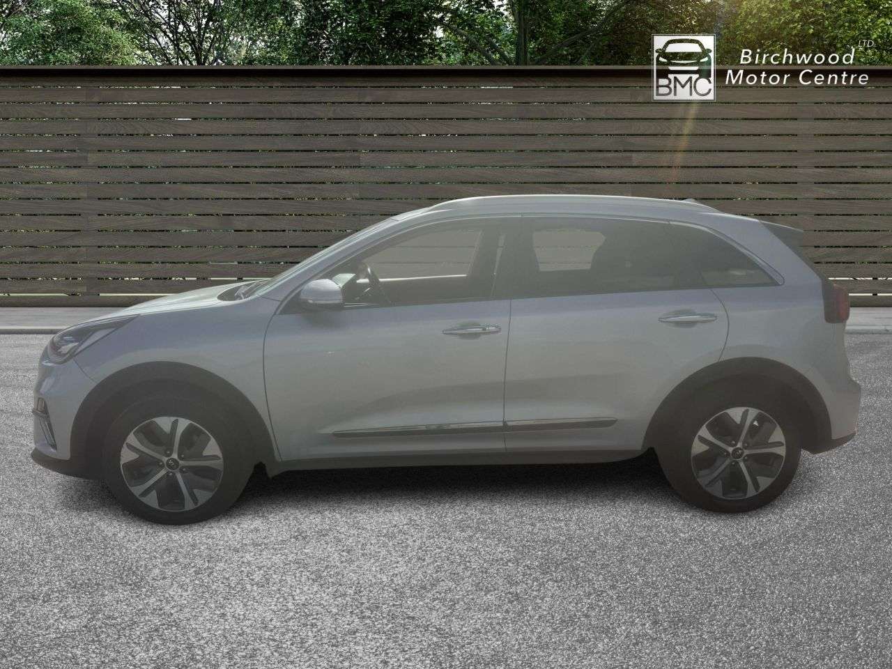 A 2022 KIA NIRO 64kWh 4+ SUV 5dr Electric Auto (201 bhp) A 2022 KIA NIRO 64kWh 4+ SUV 5dr Electric Auto (201 bhp)