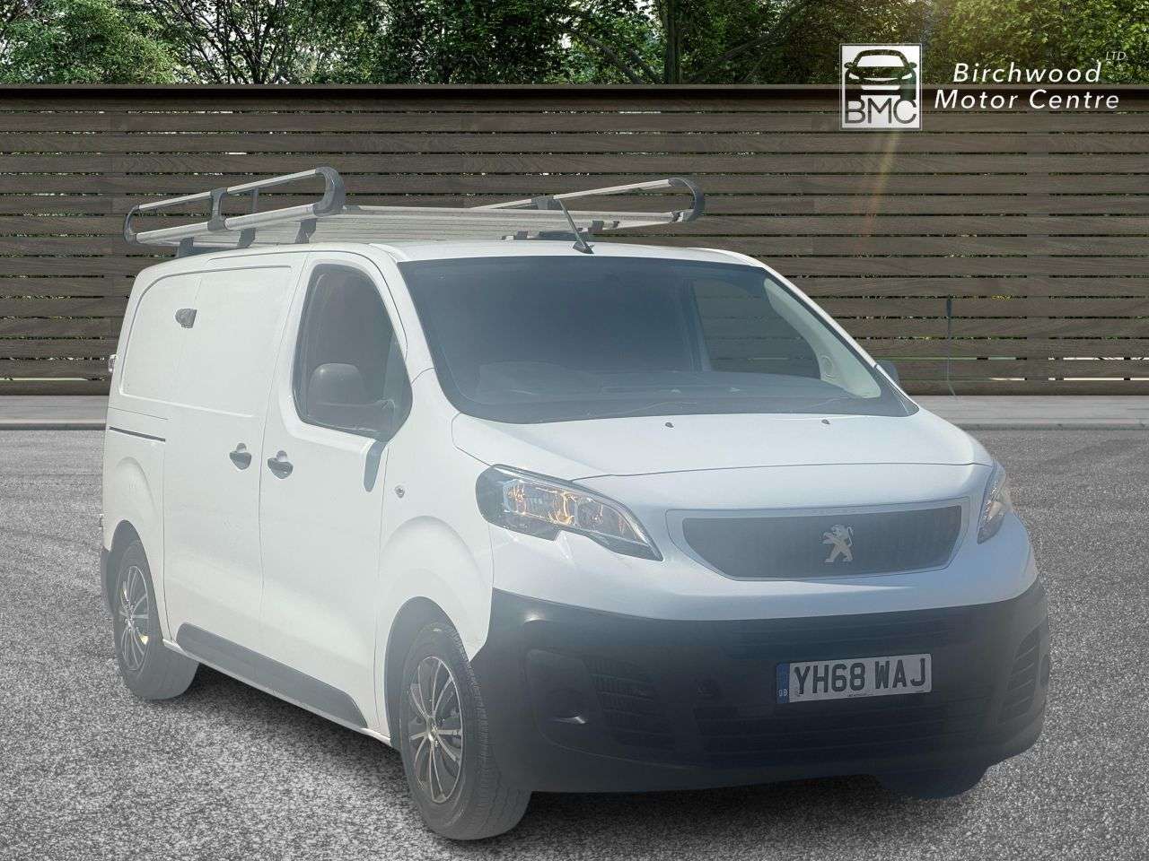 A 2019 PEUGEOT EXPERT 1.6 BlueHDi 1000 S Standard Panel Van 6dr Diesel Manual MWB Euro 6 (95 ps) A 2019 PEUGEOT EXPERT 1.6 BlueHDi 1000 S Standard Panel Van 6dr Diesel Manual MWB Euro 6 (95 ps)