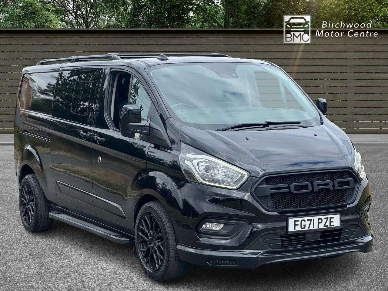 A 2021 FORD TRANSIT CUSTOM 2.0 320 EcoBlue Limited Crew Van Double Cab 5dr Diesel Auto L2 H1 Euro 6 (s A 2021 FORD TRANSIT CUSTOM 2.0 320 EcoBlue Limited Crew Van Double Cab 5dr Diesel Auto L2 H1 Euro 6 (s