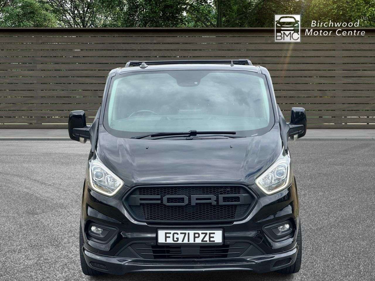 A 2021 FORD TRANSIT CUSTOM 2.0 320 EcoBlue Limited Crew Van Double Cab 5dr Diesel Auto L2 H1 Euro 6 (s A 2021 FORD TRANSIT CUSTOM 2.0 320 EcoBlue Limited Crew Van Double Cab 5dr Diesel Auto L2 H1 Euro 6 (s