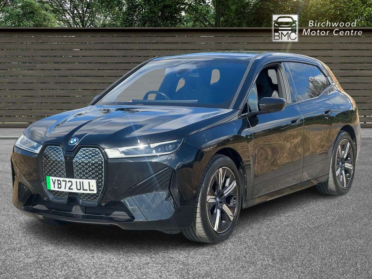 A 2022 BMW IX 40 76.6kWh M Sport Edition SUV 5dr Electric Auto xDrive (326 ps) FULL SERVI A 2022 BMW IX 40 76.6kWh M Sport Edition SUV 5dr Electric Auto xDrive (326 ps) FULL SERVI