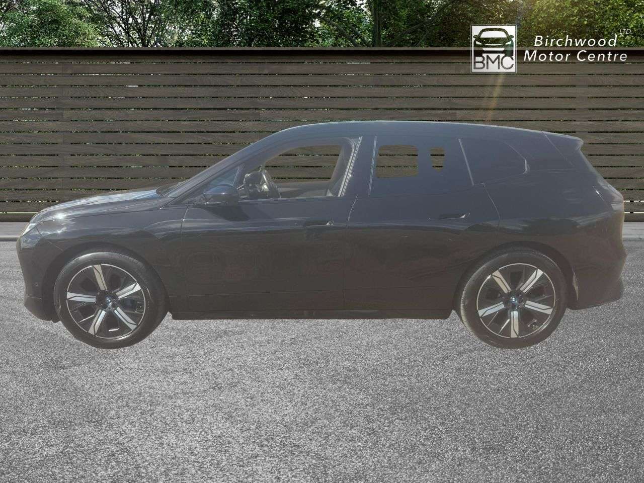 A 2022 BMW IX 40 76.6kWh M Sport Edition SUV 5dr Electric Auto xDrive (326 ps) FULL SERVI A 2022 BMW IX 40 76.6kWh M Sport Edition SUV 5dr Electric Auto xDrive (326 ps) FULL SERVI