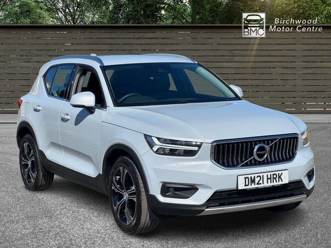 A 2021 VOLVO XC40 1.5 T3 Inscription Pro SUV 5dr Petrol Auto Euro 6 (s/s) (163 ps) FULL SERVI A 2021 VOLVO XC40 1.5 T3 Inscription Pro SUV 5dr Petrol Auto Euro 6 (s/s) (163 ps) FULL SERVI