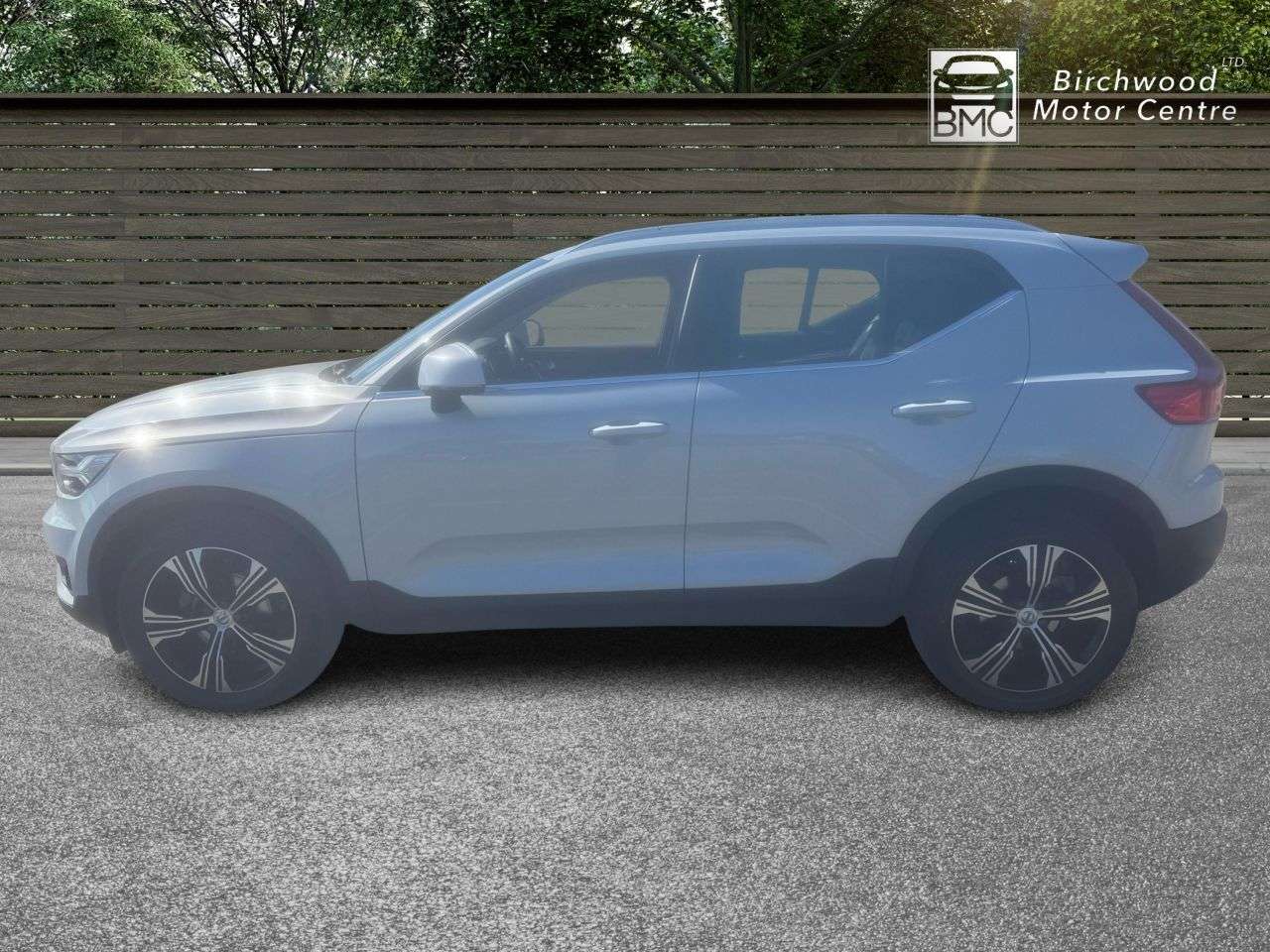A 2021 VOLVO XC40 1.5 T3 Inscription Pro SUV 5dr Petrol Auto Euro 6 (s/s) (163 ps) FULL SERVI A 2021 VOLVO XC40 1.5 T3 Inscription Pro SUV 5dr Petrol Auto Euro 6 (s/s) (163 ps) FULL SERVI