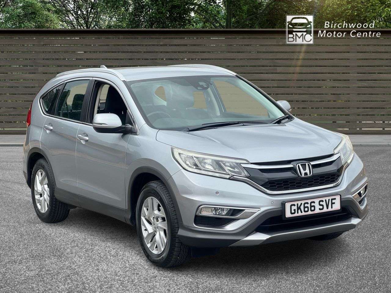 A 2016 HONDA CR-V 1.6 i-DTEC SE Navi (DASP) SUV 5dr Diesel Manual Euro 6 (s/s) (120 ps) FSH - A 2016 HONDA CR-V 1.6 i-DTEC SE Navi (DASP) SUV 5dr Diesel Manual Euro 6 (s/s) (120 ps) FSH -