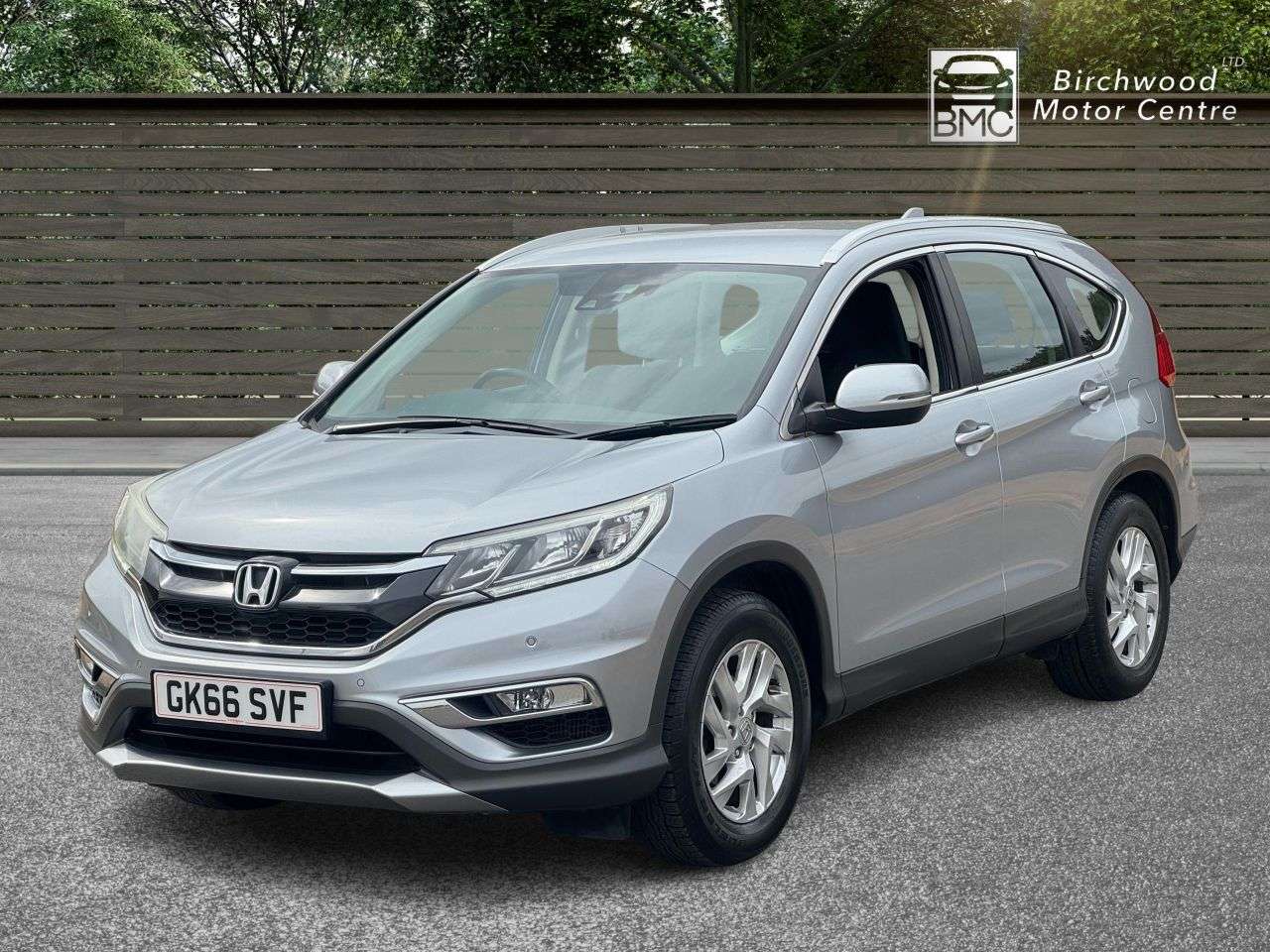A 2016 HONDA CR-V 1.6 i-DTEC SE Navi (DASP) SUV 5dr Diesel Manual Euro 6 (s/s) (120 ps) FSH - A 2016 HONDA CR-V 1.6 i-DTEC SE Navi (DASP) SUV 5dr Diesel Manual Euro 6 (s/s) (120 ps) FSH -