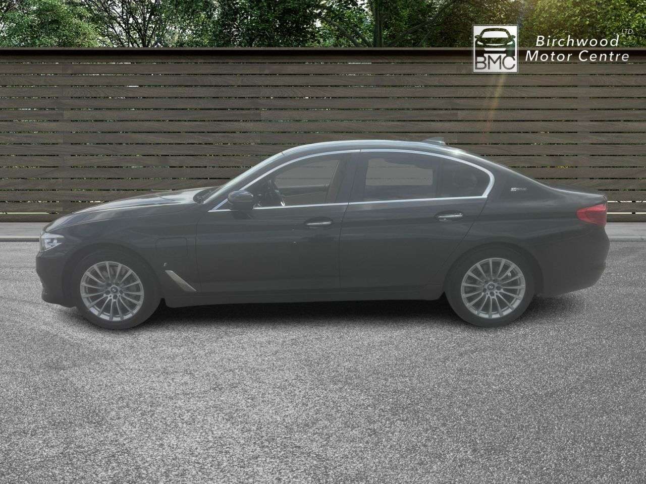 A 2018 BMW 5 SERIES 2.0 530e 9.2kWh SE Saloon 4dr Petrol Plug-in Hybrid Auto Euro 6 (s/s) (252 A 2018 BMW 5 SERIES 2.0 530e 9.2kWh SE Saloon 4dr Petrol Plug-in Hybrid Auto Euro 6 (s/s) (252