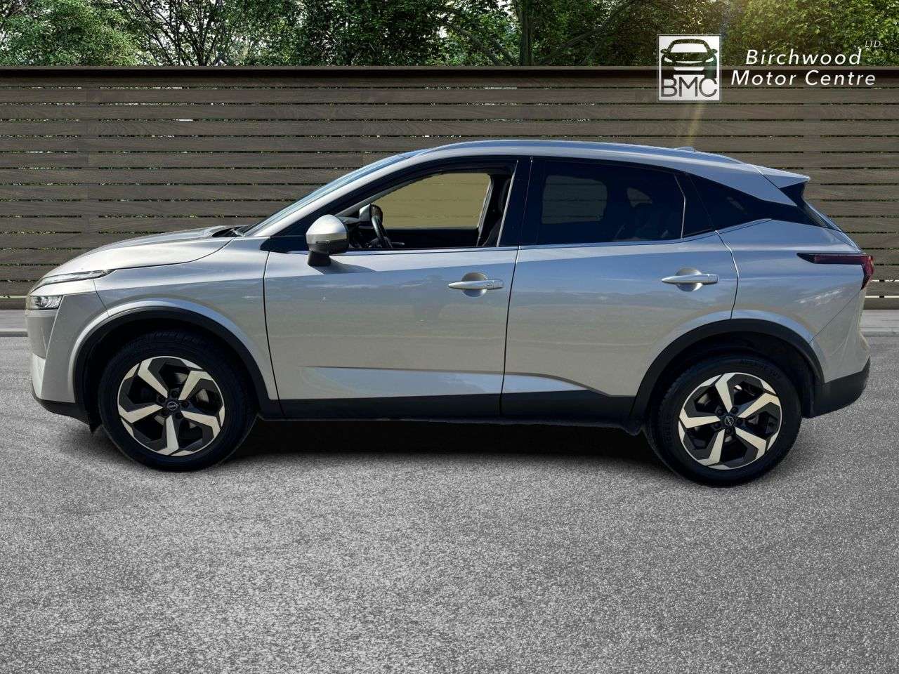 A 2024 NISSAN QASHQAI 1.3 DIG-T MHEV N-Connecta SUV 5dr Petrol Hybrid XTRON Euro 6 (s/s) (158 ps) A 2024 NISSAN QASHQAI 1.3 DIG-T MHEV N-Connecta SUV 5dr Petrol Hybrid XTRON Euro 6 (s/s) (158 ps)