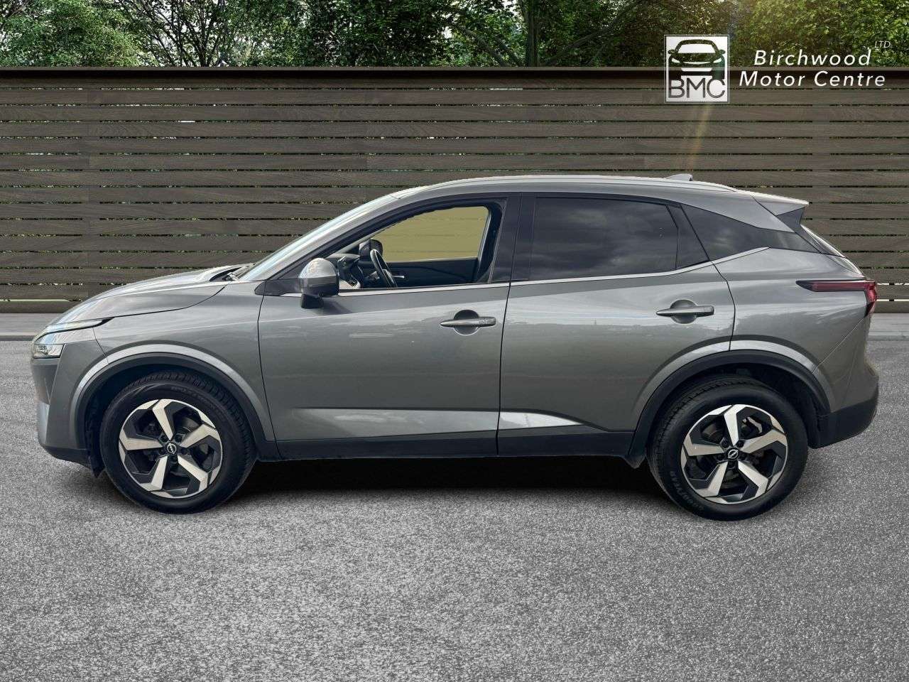 A 2024 NISSAN QASHQAI 1.3 DIG-T MHEV N-Connecta SUV 5dr Petrol Hybrid XTRON Euro 6 (s/s) (158 ps) A 2024 NISSAN QASHQAI 1.3 DIG-T MHEV N-Connecta SUV 5dr Petrol Hybrid XTRON Euro 6 (s/s) (158 ps)