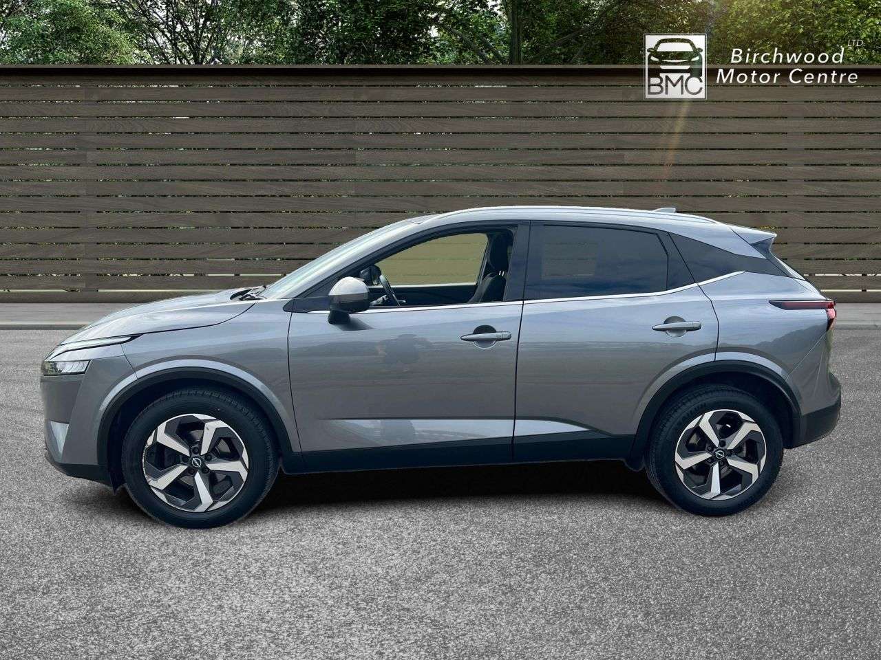 A 2024 NISSAN QASHQAI 1.3 DIG-T MHEV N-Connecta SUV 5dr Petrol Hybrid XTRON Euro 6 (s/s) (158 ps) A 2024 NISSAN QASHQAI 1.3 DIG-T MHEV N-Connecta SUV 5dr Petrol Hybrid XTRON Euro 6 (s/s) (158 ps)