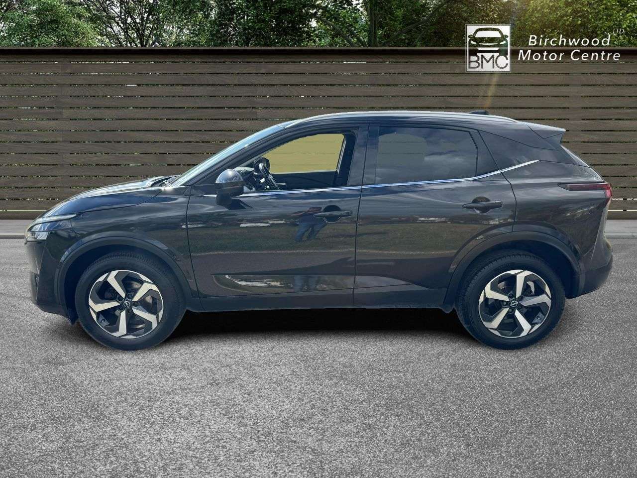 A 2024 NISSAN QASHQAI 1.3 DIG-T MHEV N-Connecta SUV 5dr Petrol Hybrid XTRON Euro 6 (s/s) (158 ps) A 2024 NISSAN QASHQAI 1.3 DIG-T MHEV N-Connecta SUV 5dr Petrol Hybrid XTRON Euro 6 (s/s) (158 ps)