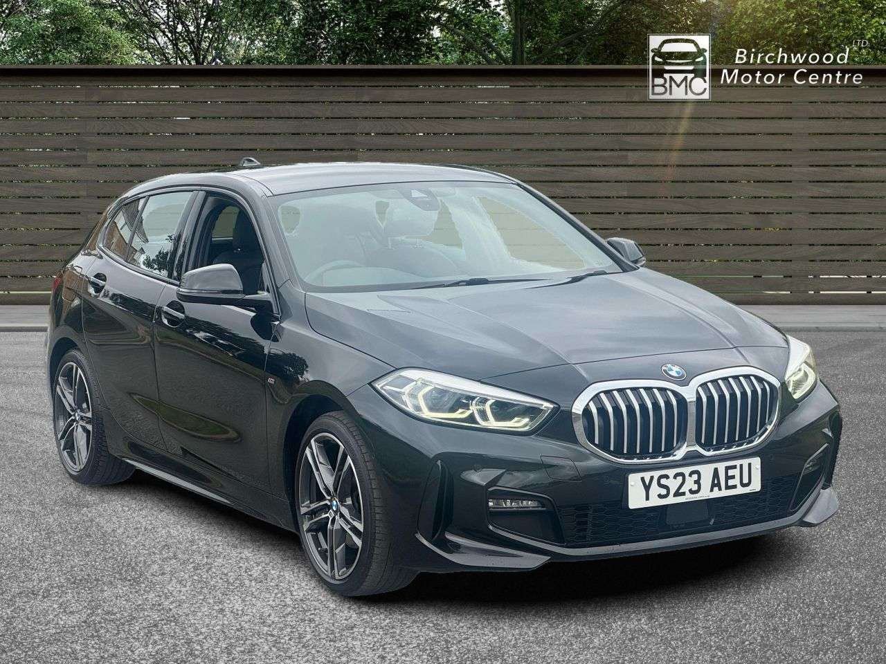 A 2023 BMW 1 SERIES 1.5 118i M Sport (LCP) Hatchback 5dr Petrol DCT Euro 6 (s/s) (136 ps) FULL A 2023 BMW 1 SERIES 1.5 118i M Sport (LCP) Hatchback 5dr Petrol DCT Euro 6 (s/s) (136 ps) FULL
