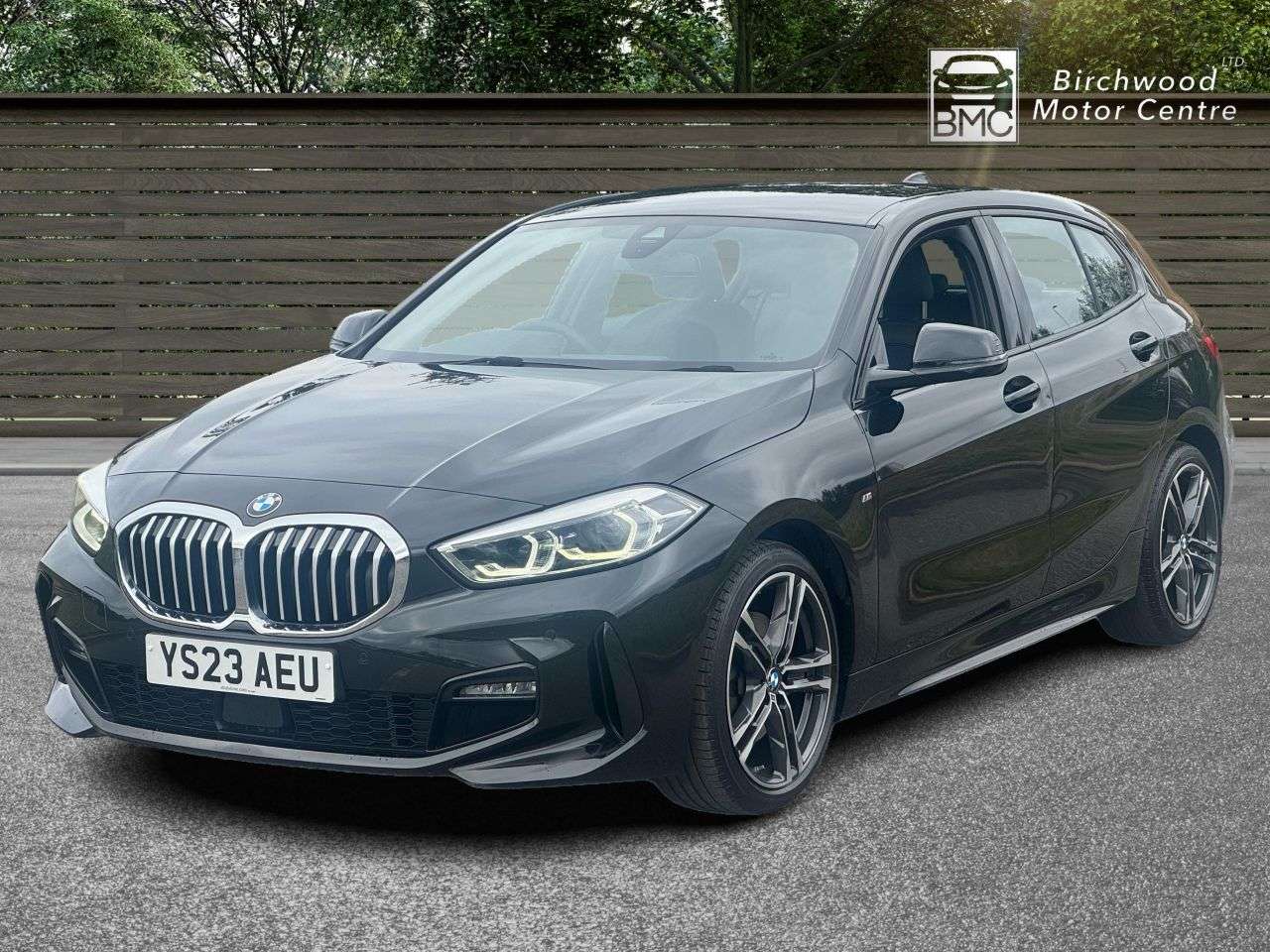 A 2023 BMW 1 SERIES 1.5 118i M Sport (LCP) Hatchback 5dr Petrol DCT Euro 6 (s/s) (136 ps) FULL A 2023 BMW 1 SERIES 1.5 118i M Sport (LCP) Hatchback 5dr Petrol DCT Euro 6 (s/s) (136 ps) FULL