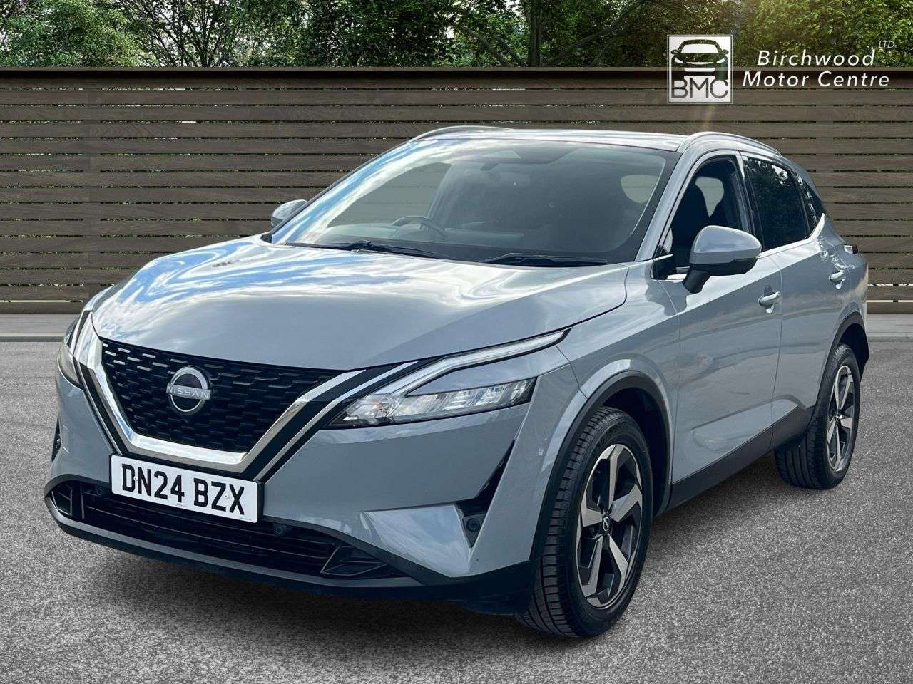 A 2024 NISSAN QASHQAI 1.3 DIG-T MHEV N-Connecta SUV 5dr Petrol Hybrid XTRON Euro 6 (s/s) (158 ps) A 2024 NISSAN QASHQAI 1.3 DIG-T MHEV N-Connecta SUV 5dr Petrol Hybrid XTRON Euro 6 (s/s) (158 ps)