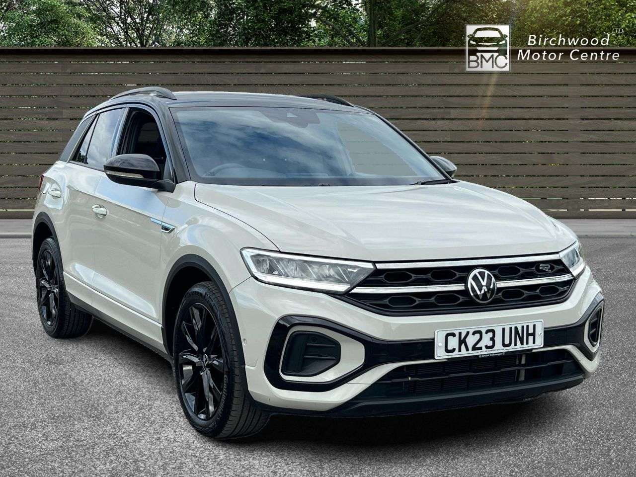 A 2023 VOLKSWAGEN T-ROC 1.5 TSI R-Line SUV 5dr Petrol DSG Euro 6 (s/s) (150 ps) FULL SERVICE HISTOR A 2023 VOLKSWAGEN T-ROC 1.5 TSI R-Line SUV 5dr Petrol DSG Euro 6 (s/s) (150 ps) FULL SERVICE HISTOR