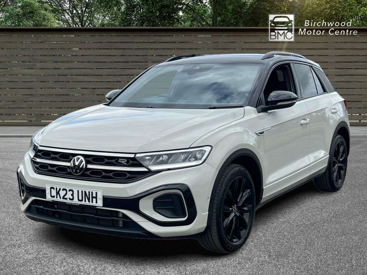 A 2023 VOLKSWAGEN T-ROC 1.5 TSI R-Line SUV 5dr Petrol DSG Euro 6 (s/s) (150 ps) FULL SERVICE HISTOR A 2023 VOLKSWAGEN T-ROC 1.5 TSI R-Line SUV 5dr Petrol DSG Euro 6 (s/s) (150 ps) FULL SERVICE HISTOR