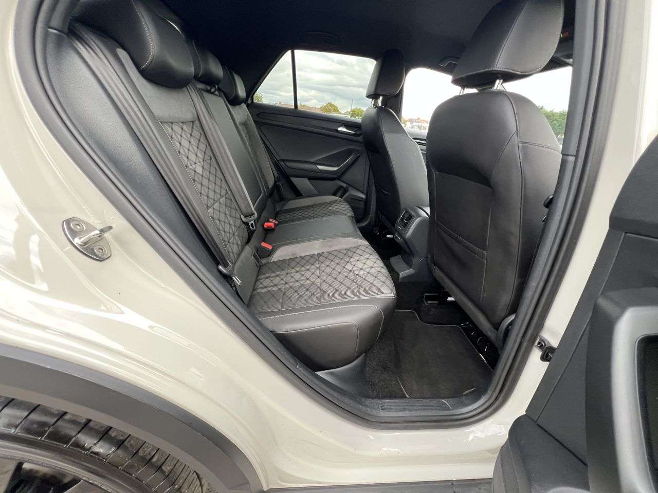 2023 VOLKSWAGEN T-ROC 2023 VOLKSWAGEN T-ROC