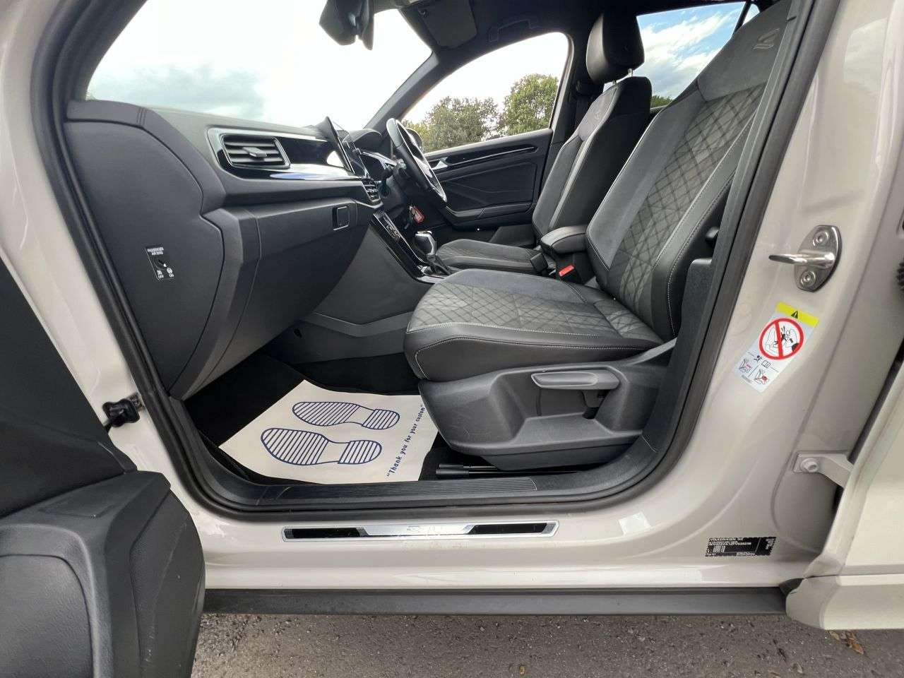 2023 VOLKSWAGEN T-ROC 2023 VOLKSWAGEN T-ROC