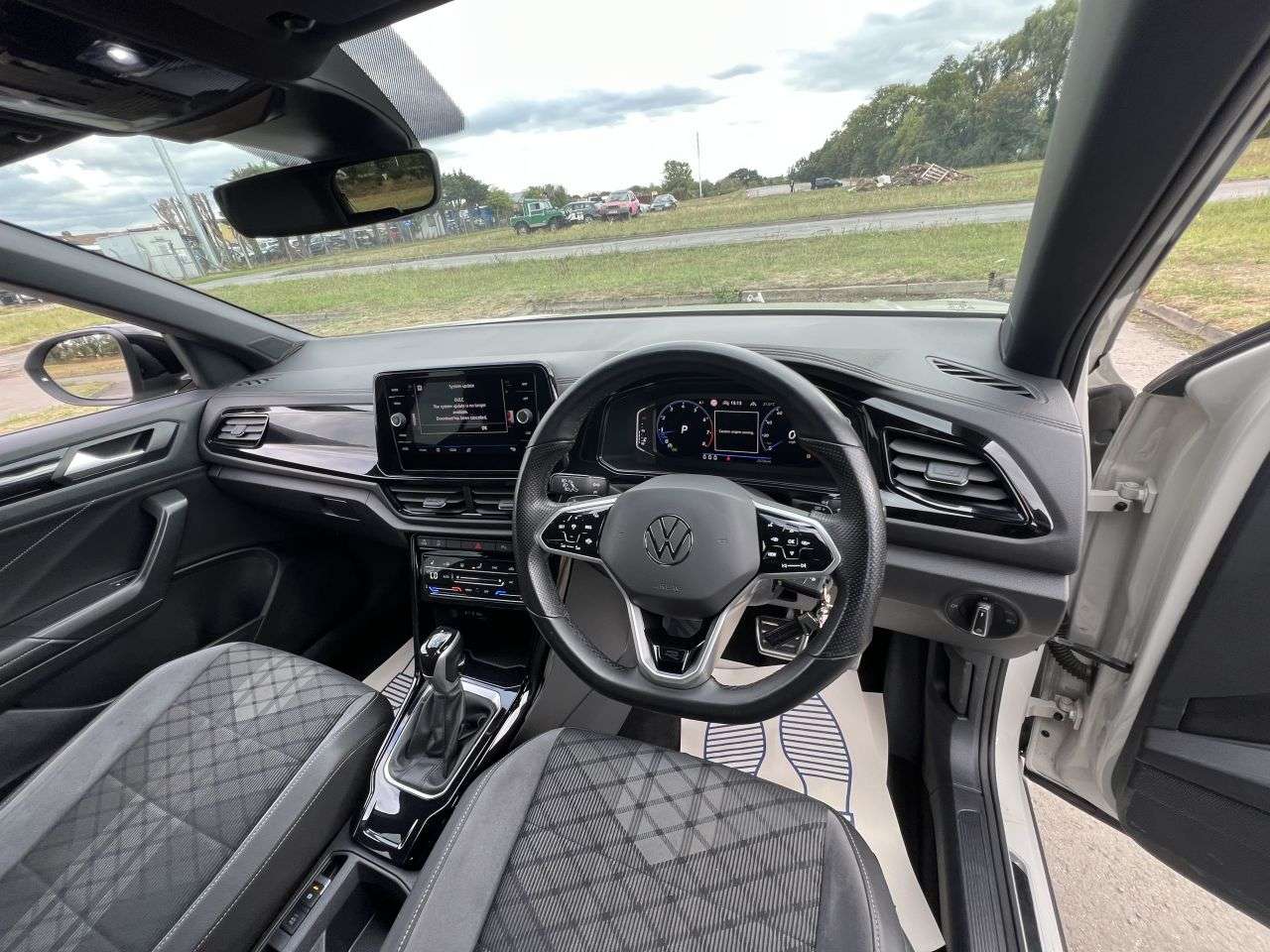 2023 VOLKSWAGEN T-ROC 2023 VOLKSWAGEN T-ROC