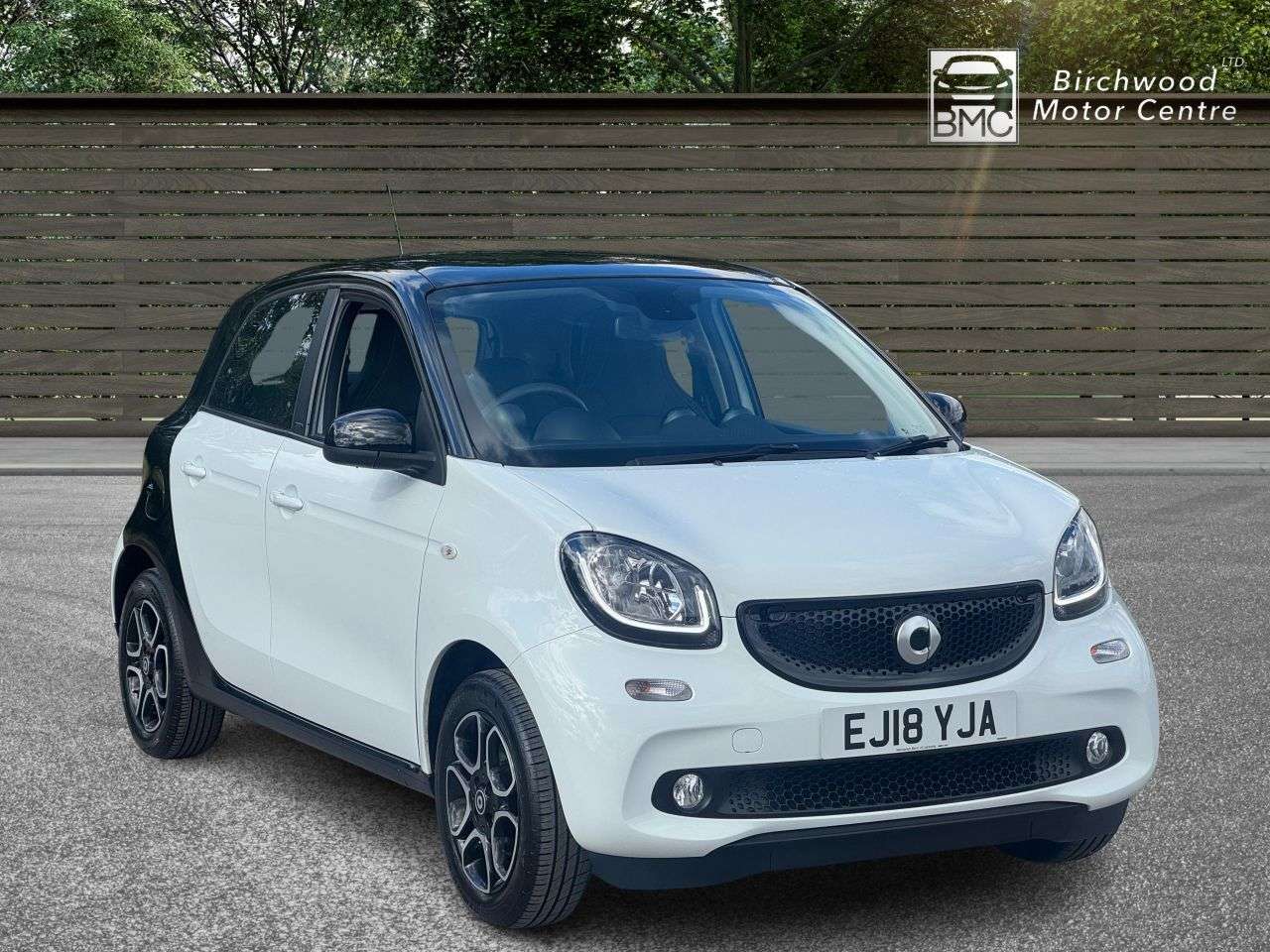 A 2018 SMART FORFOUR 1.0 Prime (Premium Plus) Hatchback 5dr Petrol Twinamic Euro 6 (s/s) (71 ps) A 2018 SMART FORFOUR 1.0 Prime (Premium Plus) Hatchback 5dr Petrol Twinamic Euro 6 (s/s) (71 ps)