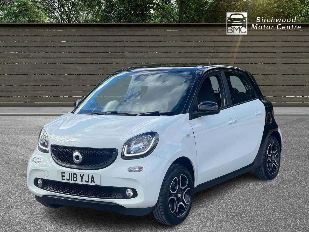 A 2018 SMART FORFOUR 1.0 Prime (Premium Plus) Hatchback 5dr Petrol Twinamic Euro 6 (s/s) (71 ps) A 2018 SMART FORFOUR 1.0 Prime (Premium Plus) Hatchback 5dr Petrol Twinamic Euro 6 (s/s) (71 ps)