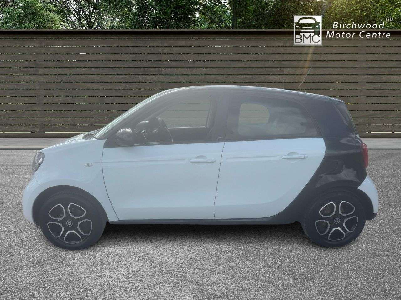 A 2018 SMART FORFOUR 1.0 Prime (Premium Plus) Hatchback 5dr Petrol Twinamic Euro 6 (s/s) (71 ps) A 2018 SMART FORFOUR 1.0 Prime (Premium Plus) Hatchback 5dr Petrol Twinamic Euro 6 (s/s) (71 ps)