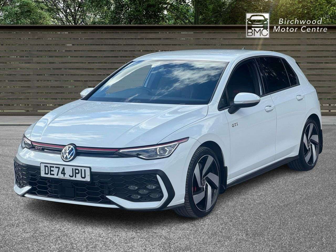 A 2024 VOLKSWAGEN GOLF 2.0 TSI GTI Hatchback 5dr Petrol DSG Euro 6 (s/s) (265 ps) A 2024 VOLKSWAGEN GOLF 2.0 TSI GTI Hatchback 5dr Petrol DSG Euro 6 (s/s) (265 ps)