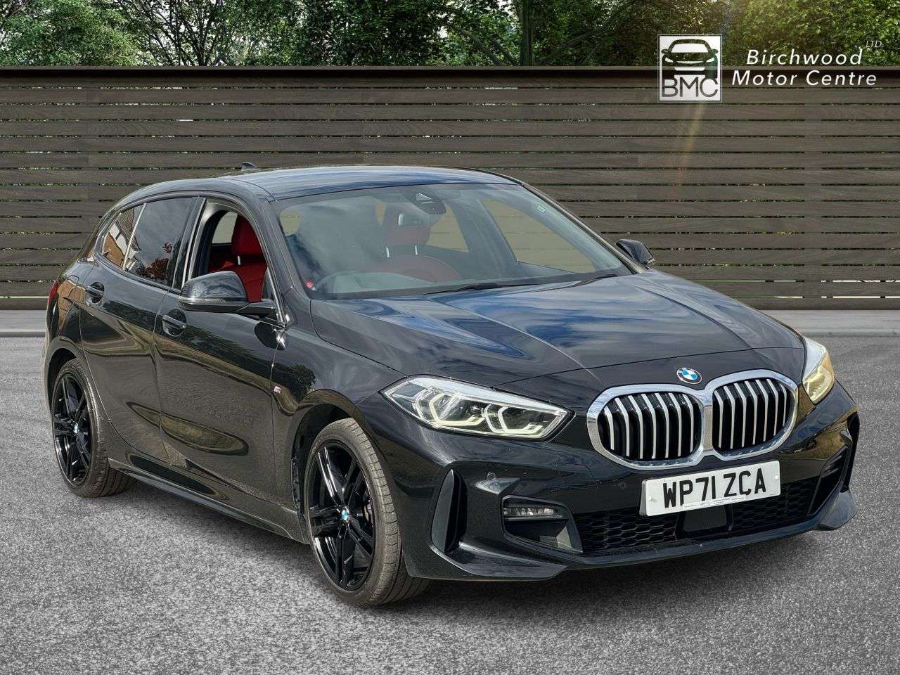 A 2022 BMW 1 SERIES 1.5 118i M Sport (LCP) Hatchback 5dr Petrol DCT Euro 6 (s/s) (136 ps) SERVI A 2022 BMW 1 SERIES 1.5 118i M Sport (LCP) Hatchback 5dr Petrol DCT Euro 6 (s/s) (136 ps) SERVI
