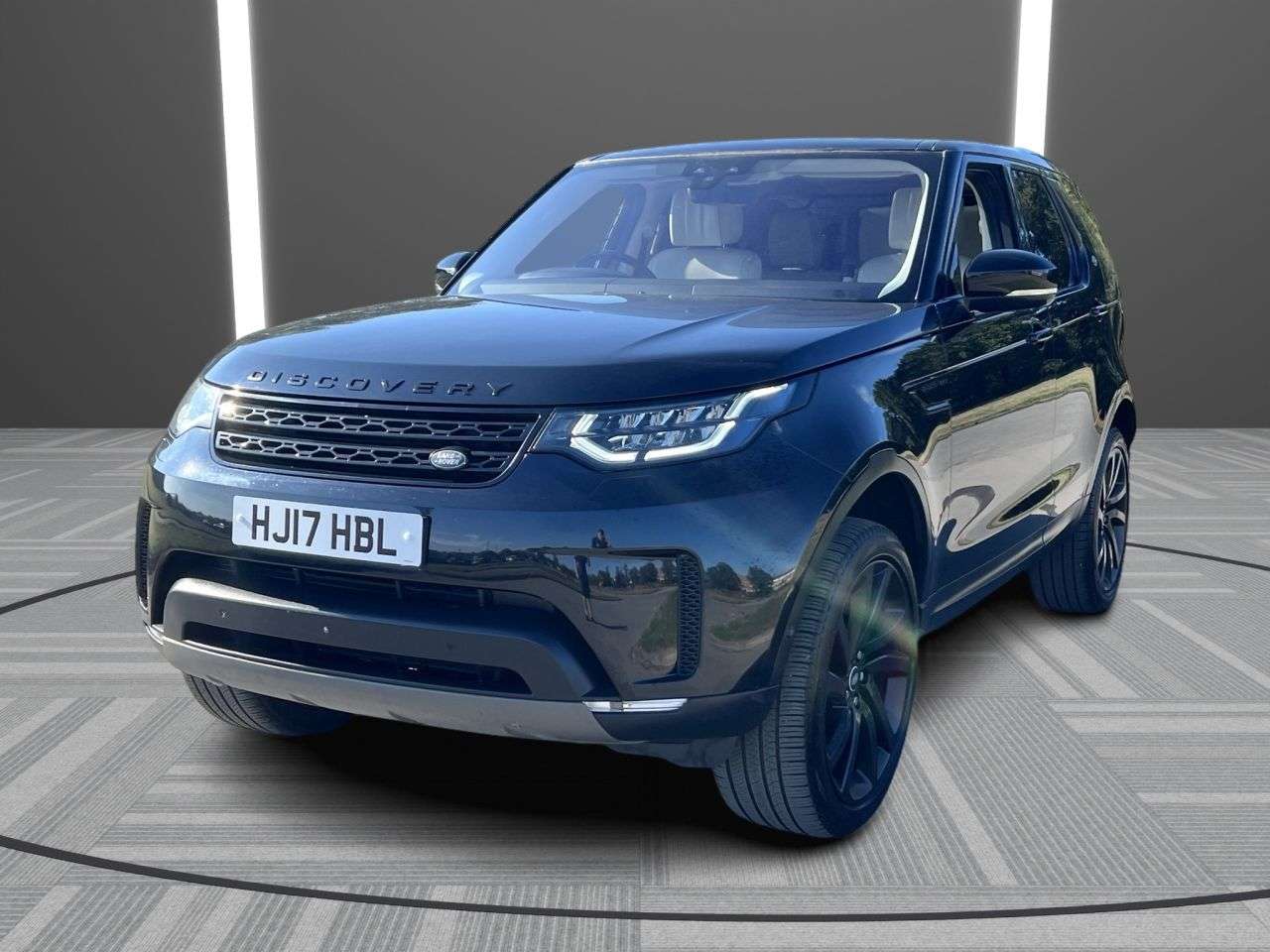 A 2017 LAND ROVER DISCOVERY 3.0 TD V6 First Edition SUV 5dr Diesel Auto 4WD Euro 6 (s/s) (258 ps) A 2017 LAND ROVER DISCOVERY 3.0 TD V6 First Edition SUV 5dr Diesel Auto 4WD Euro 6 (s/s) (258 ps)