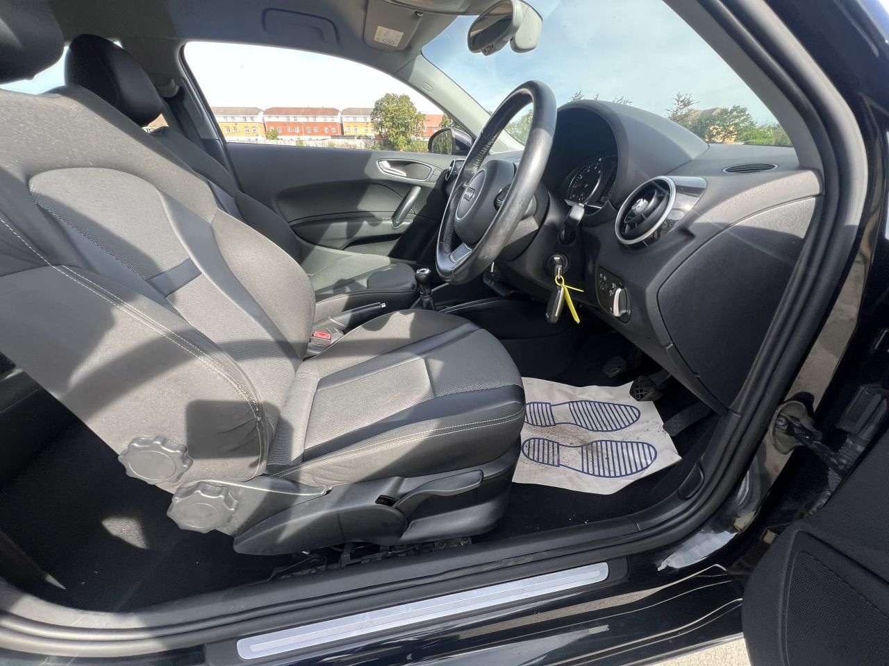 2015 AUDI A1 2015 AUDI A1