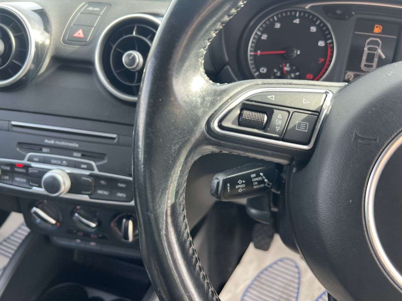 2015 AUDI A1 2015 AUDI A1