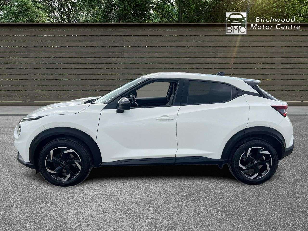 A 2024 NISSAN JUKE 1.0 DIG-T N-Connecta SUV 5dr Petrol DCT Auto Euro 6 (s/s) (114 ps) FULL SER A 2024 NISSAN JUKE 1.0 DIG-T N-Connecta SUV 5dr Petrol DCT Auto Euro 6 (s/s) (114 ps) FULL SER