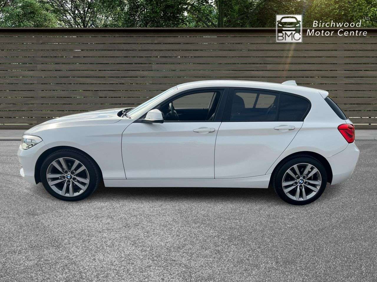 A 2018 BMW 1 SERIES 1.5 118i Sport Hatchback 5dr Petrol Manual Euro 6 (s/s) (136 ps) AIR CONDIT A 2018 BMW 1 SERIES 1.5 118i Sport Hatchback 5dr Petrol Manual Euro 6 (s/s) (136 ps) AIR CONDIT