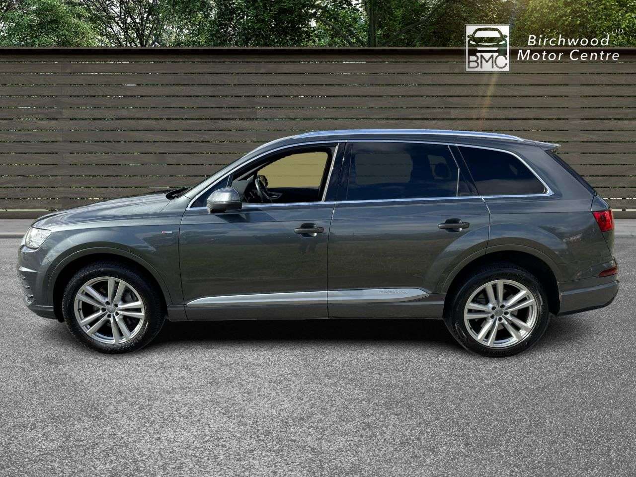 A 2017 AUDI Q7 3.0 TDI V6 S line SUV 5dr Diesel Tiptronic quattro Euro 6 (s/s) (272 ps) A 2017 AUDI Q7 3.0 TDI V6 S line SUV 5dr Diesel Tiptronic quattro Euro 6 (s/s) (272 ps)