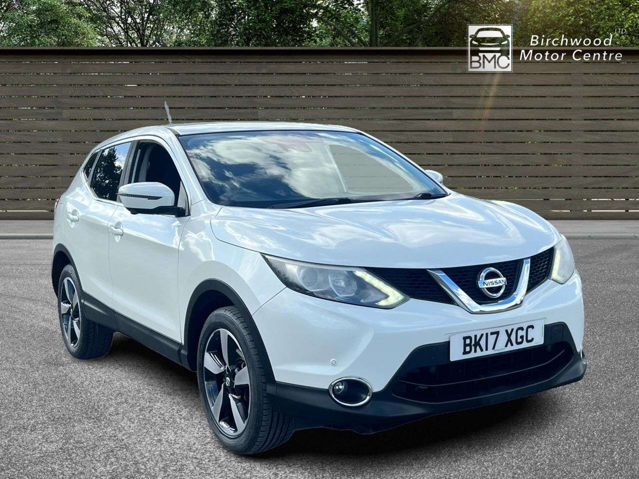 A 2017 NISSAN QASHQAI 1.5 dCi N-Connecta SUV 5dr Diesel Manual 2WD Euro 6 (s/s) (110 ps) FRONT AN A 2017 NISSAN QASHQAI 1.5 dCi N-Connecta SUV 5dr Diesel Manual 2WD Euro 6 (s/s) (110 ps) FRONT AN