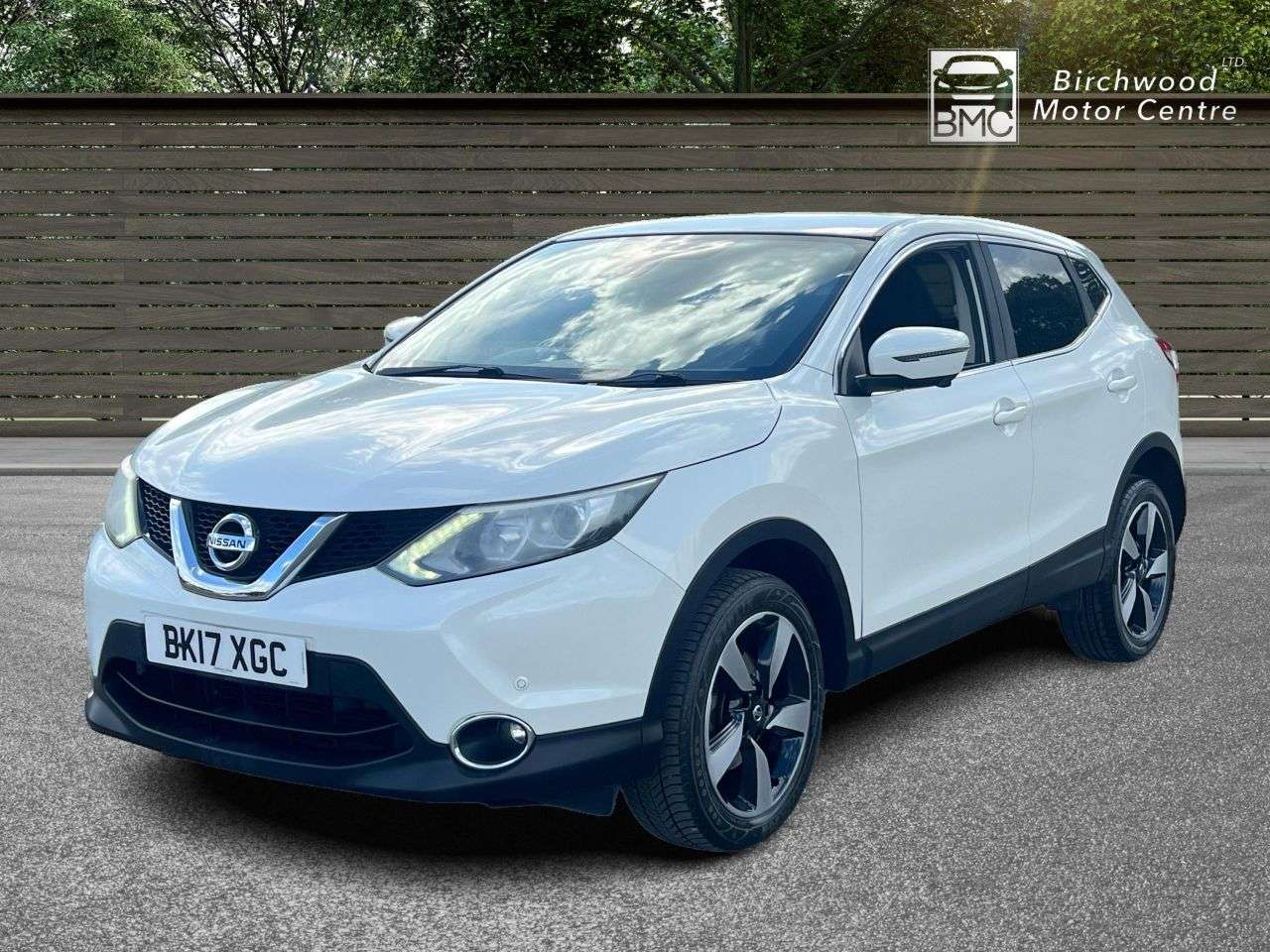 A 2017 NISSAN QASHQAI 1.5 dCi N-Connecta SUV 5dr Diesel Manual 2WD Euro 6 (s/s) (110 ps) FRONT AN A 2017 NISSAN QASHQAI 1.5 dCi N-Connecta SUV 5dr Diesel Manual 2WD Euro 6 (s/s) (110 ps) FRONT AN
