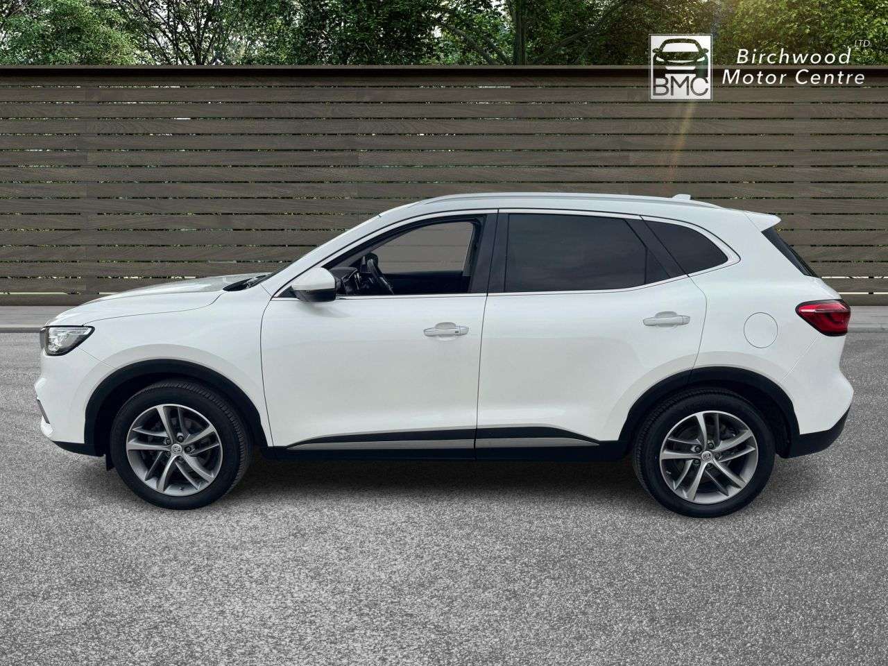 A 2023 MG MG HS 1.5 T-GDI Exclusive SUV 5dr Petrol DCT Euro 6 (s/s) (162 ps) FULL SERVICE H A 2023 MG MG HS 1.5 T-GDI Exclusive SUV 5dr Petrol DCT Euro 6 (s/s) (162 ps) FULL SERVICE H