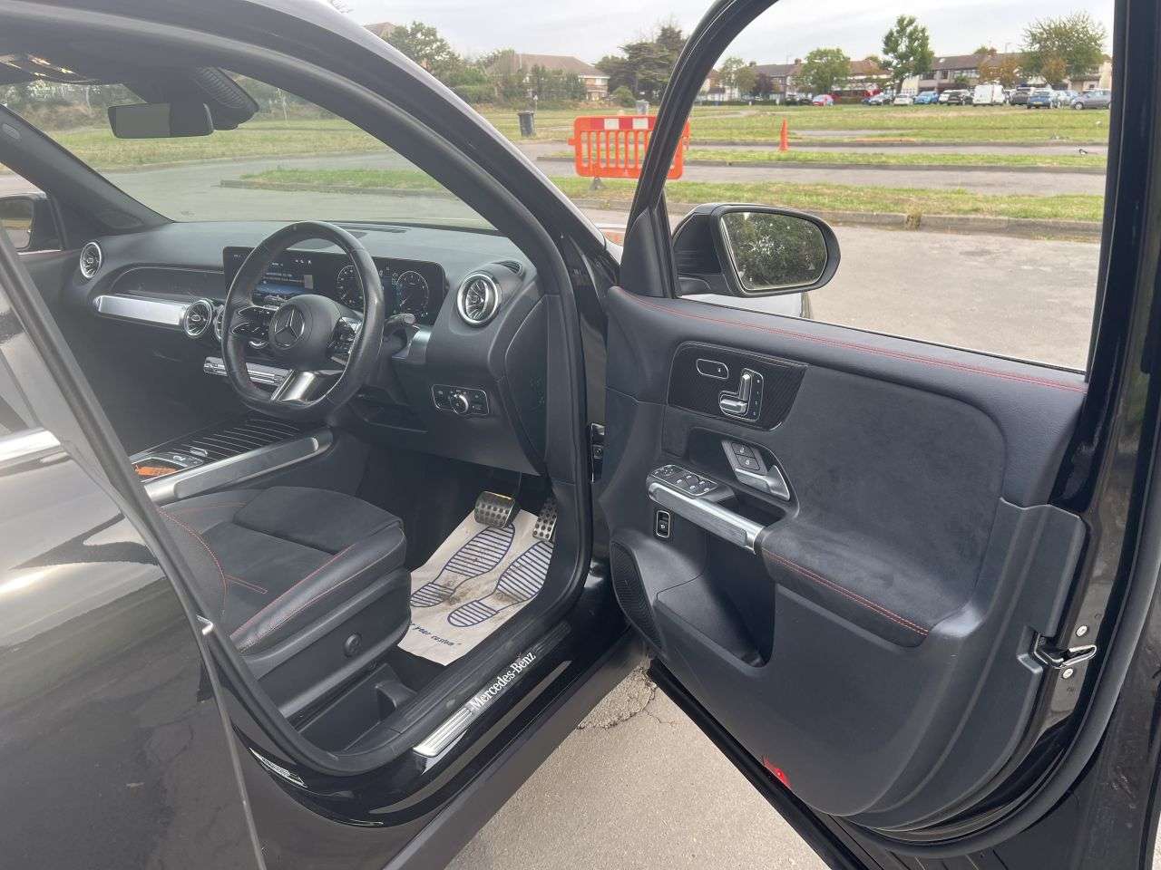 2025 MERCEDES-BENZ GLB 2025 MERCEDES-BENZ GLB
