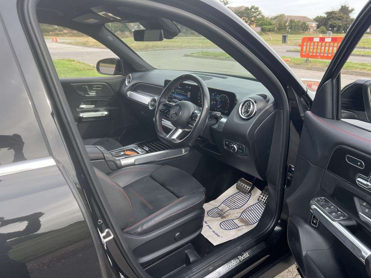 2025 MERCEDES-BENZ GLB 2025 MERCEDES-BENZ GLB