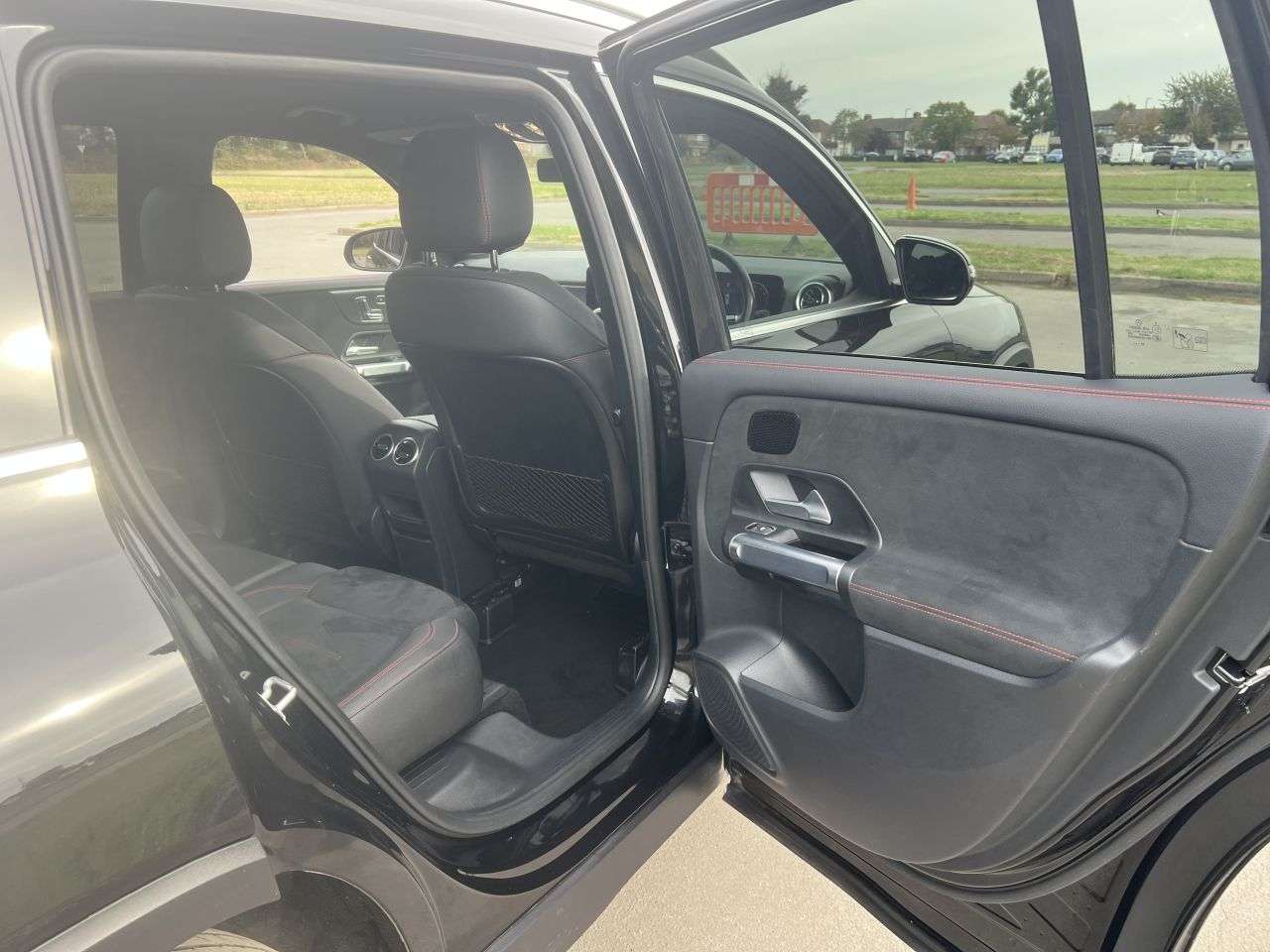 2025 MERCEDES-BENZ GLB 2025 MERCEDES-BENZ GLB